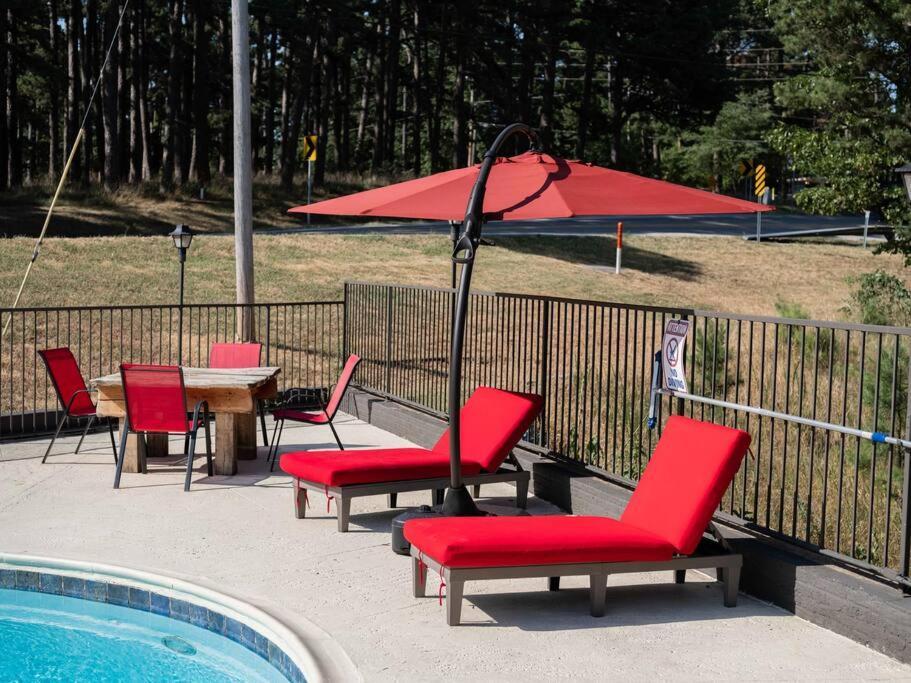 Stonegate Lodge 2 Queen Beds Fast Wifi 50" Tv Salt Water Pool Room #207 Eureka Springs Bagian luar foto