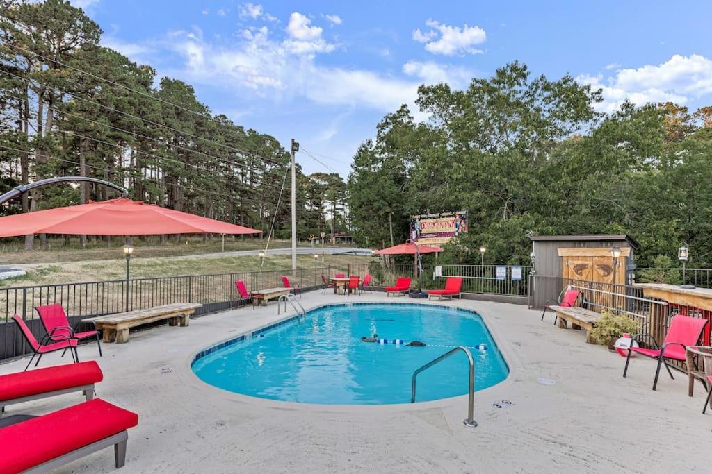 Stonegate Lodge 2 Queen Beds Fast Wifi 50" Tv Salt Water Pool Room #207 Eureka Springs Bagian luar foto