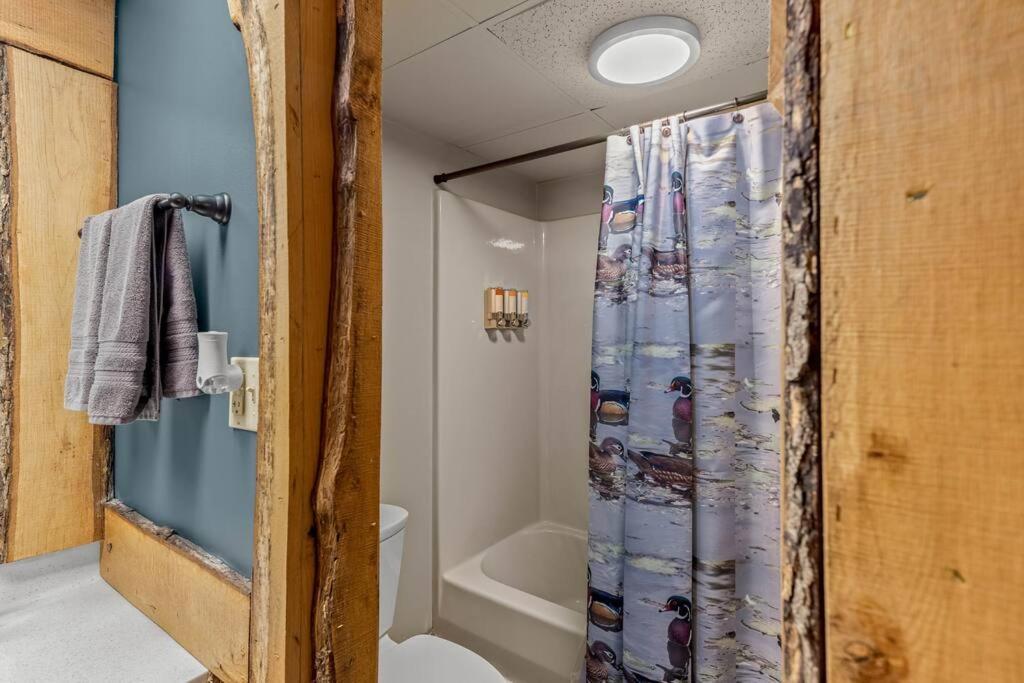 Stonegate Lodge 2 Queen Beds Fast Wifi 50" Tv Salt Water Pool Room #207 Eureka Springs Bagian luar foto