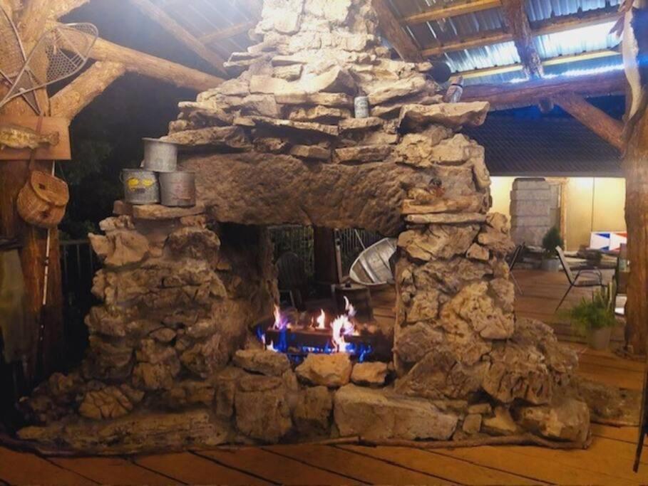Stonegate Lodge 2 Queen Beds Fast Wifi 50" Tv Salt Water Pool Room #207 Eureka Springs Bagian luar foto
